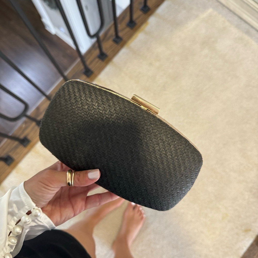 Black clutch